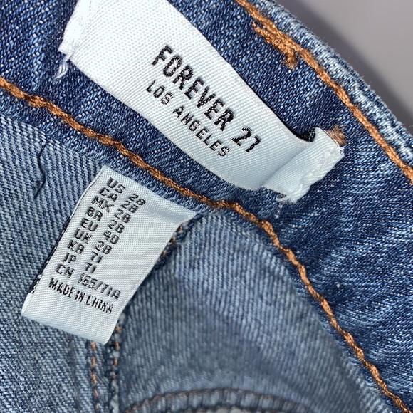 NWT FOREVER 21 Denim Blue Ripped Raw Hem Skirt - Picture 7 of 8
